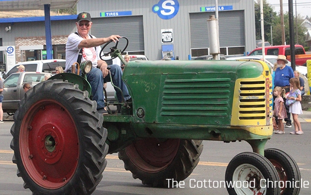 cc paradejimremacleolivertractor wmrk